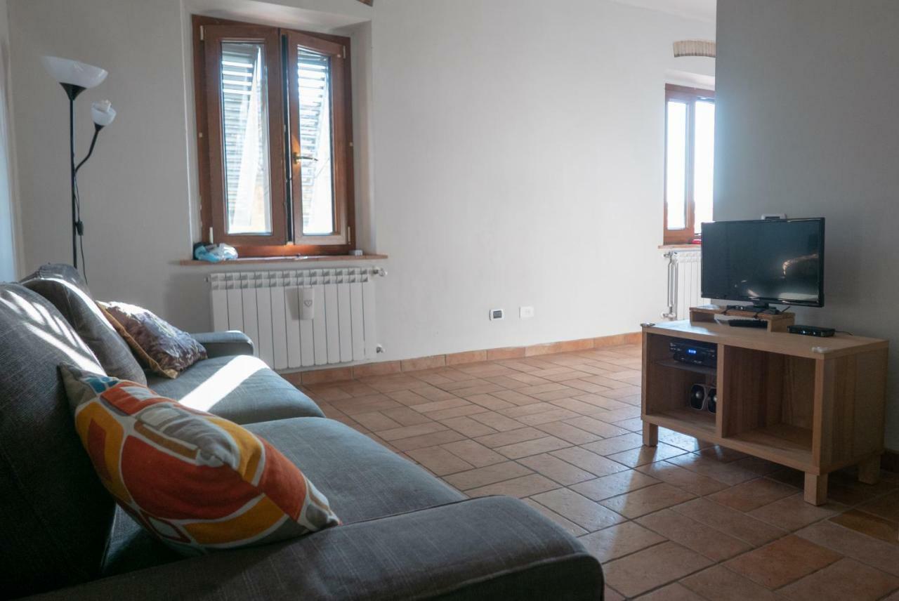 דירות Castelnuovo D'elsa La Casa Di Paolo Sulla Via Francigena מראה חיצוני תמונה